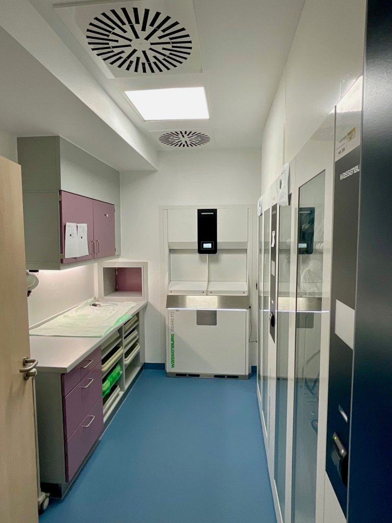 Erfolgreiche Inbetriebnahme einer weiteren Endoskopiereinigungseinheit